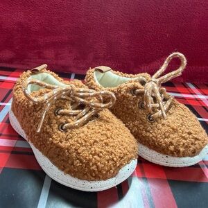 Brown Gap Sherpa Sneakers for Babies & Toddlers. Size 12-18 Months NWOT No Box